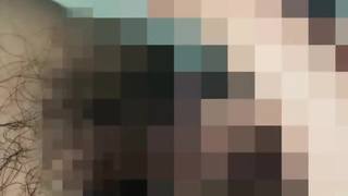 Волохатий і пухкий японський любитель тихенько мастурбує пізно ввечері. Справжня [домашня].