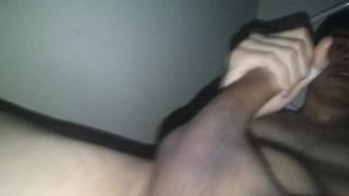 Veo a mi desnuda y me masturbo pensando en ella