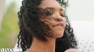 VIXEN Exquisite model Barbie charms her strict photographer