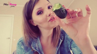 Giantess teasy talk showing strong teeth and tongue