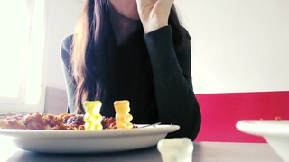 Giantess vore a pizza with extra tinys! (Trailer)