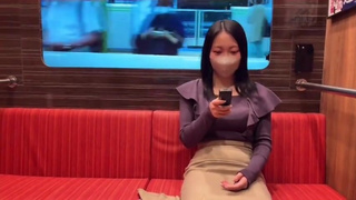 電車で制服姿の彼女と濃厚えっち こっそり触り合いながら丸見えセックスでイキすぎる素人カップル 日本人 女子高生 コスプレ 手マン クンニ 立ちバック 連続絶頂 アクメ 野外露出 えむゆみカップル