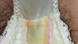 Штани дилетанта промокли від соку любові! Селфі-мастурбація в ліжку занадто реалістична! [домашнє]