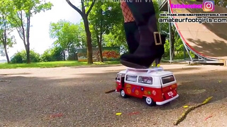 Katis Hippie time boots crush kicked, trampled, smashed, crushed, broken car, crush toy car,toycrush