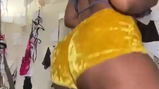 BOOBS BELLY & BOOTY KITTY KASH TWERKING AND WIRKINGBHER THICK BODY! Jiggle jiggle