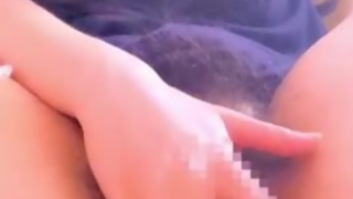 [2 послідовні кульмінації]②. Волохата японська любителька мастурбує, стогнучи. [домашнє]