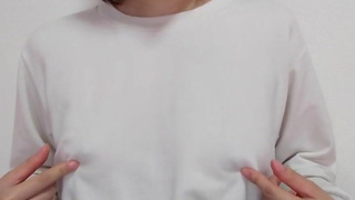 【チクニー】焦らして焦らして乳首イキ Tシャツから透けてる乳首ぽっち