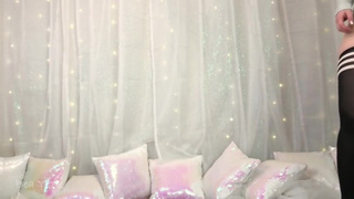 Preview of Curvy Giantess Finds You