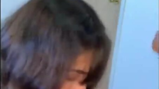 Brunette sweetie sure knows how to give proper head