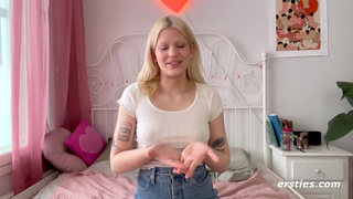 Hot Babe Lizzy Loves When People Watch Her Masturbate