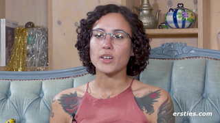 Tattoo Hottie Masturbates With Her Favorite Vibrator