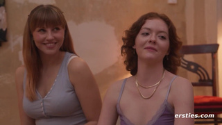 4 Hot Lesbians Play a Sexy Card Game