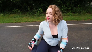 Sarah Shows Us How She Masturbates