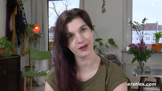 Bisexuelle Brünette zeigt dir ihre Masturbations-Geheimnisse