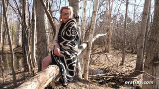 Hanna Gets Wet in the Bathtub