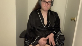 Big dick trans in a silk robe