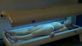 Teenage girl give oral fuck by a old