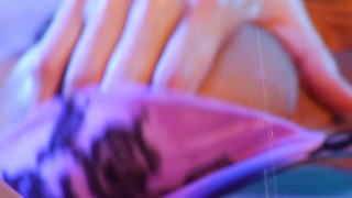 Stunning big boobed MILF Lisa Ann takes care of a hot slutty pussy