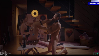 Dominatrix Miss Ada Green let me smell and lick her feet and gives me a foot job !