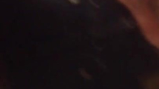 Кончил в сучку в джинсах