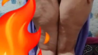 محجبة تستعرض جسمها لحبيبيها