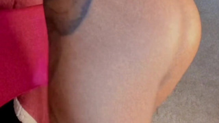 Linda gata latina grossa ganha dois paus grandes no Natal