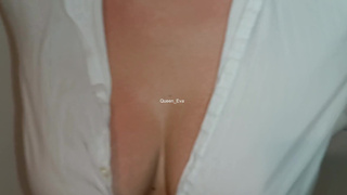 FEMDOM ITALY - MISTRESS WIFE MASTURBATES IN FRONT OF HER SLAVE HUSBAND