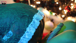 【Teaser】Mrs. Claus fucks her helper