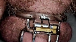 CHASTITY SHE LOVES THAT I HAVE TO SIT TO PEE LIKE HER!