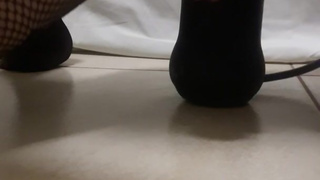 Tranny huge inflatable dildo in ass