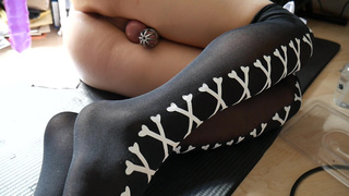 Playing in chastity with mr purple (SaladMonster)