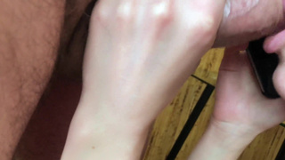 Трахается с Любовником и Разговаривает с Мужем по Телефону - Русское Любительское с Разговорами