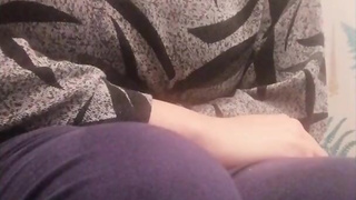 Girl Farting on Toilet