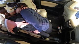 Married Woman Comes to Training with Husband, Plays with Remote Toys, and Has Nakadashi Car Sex