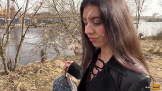 I want to walk through the park with cum on my face! Cum on my face! - Public Cumwalk