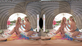 Sexy blonde Slimthick Vic and her horny Australian friend Charlie Forde want to have a threesome