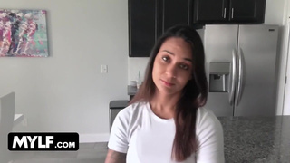 Fucking My Stepmom Alexis Zara While She Is In Hurry