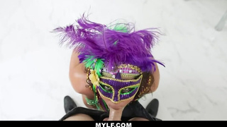 Celebrating Mardi Gras With Curvy Milf Carmela Clutch