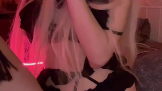 Милая школьница пробует бдсм по видеосвязи за домашку