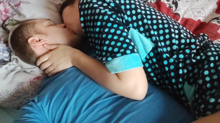 Got bored, hit on her husband, turned him on and sucked his cock ????????????????????????????