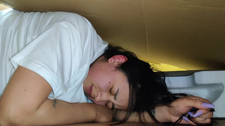 Stepsister receives anal internal cumshot through a hole in a box