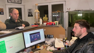 French Pegging - FemDom : Le garage des dominatrices