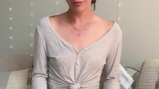 Inexperienced Naive Masseuse Gives You A Helping Hand