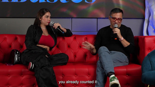 Sara Blonde se atraganta con una verga GORDA enfrente de su CORNUDO en Juan Bustos Show