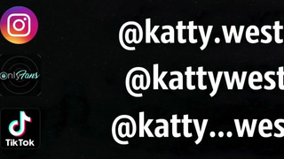 Пошалила и пописала в туалете самолета пока не спалила проводница