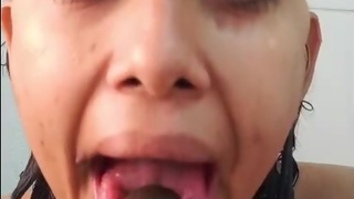 Ducha sensual con blowjob en pov y cuenta regresiva (latina hablando español)