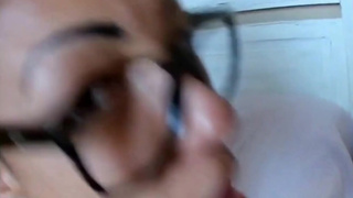 Deutsches Amateur-Blowjob-Video zwischen verschiedenen Rassen