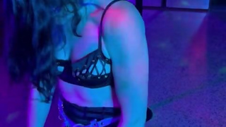 Take my strapon and let my squirting dildo cum on you and in you