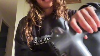 Teen Tiktok girl accidentally cums on TikTok Live with massage gun