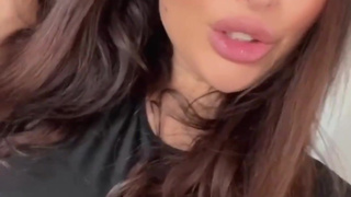 Leggings déchiré - Aya Benetti se fait baiser la bouche et la chatte par un abonné après le sport